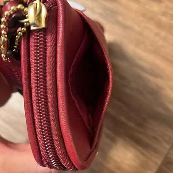 Coach deep red wristlet - Picture 3 of 8